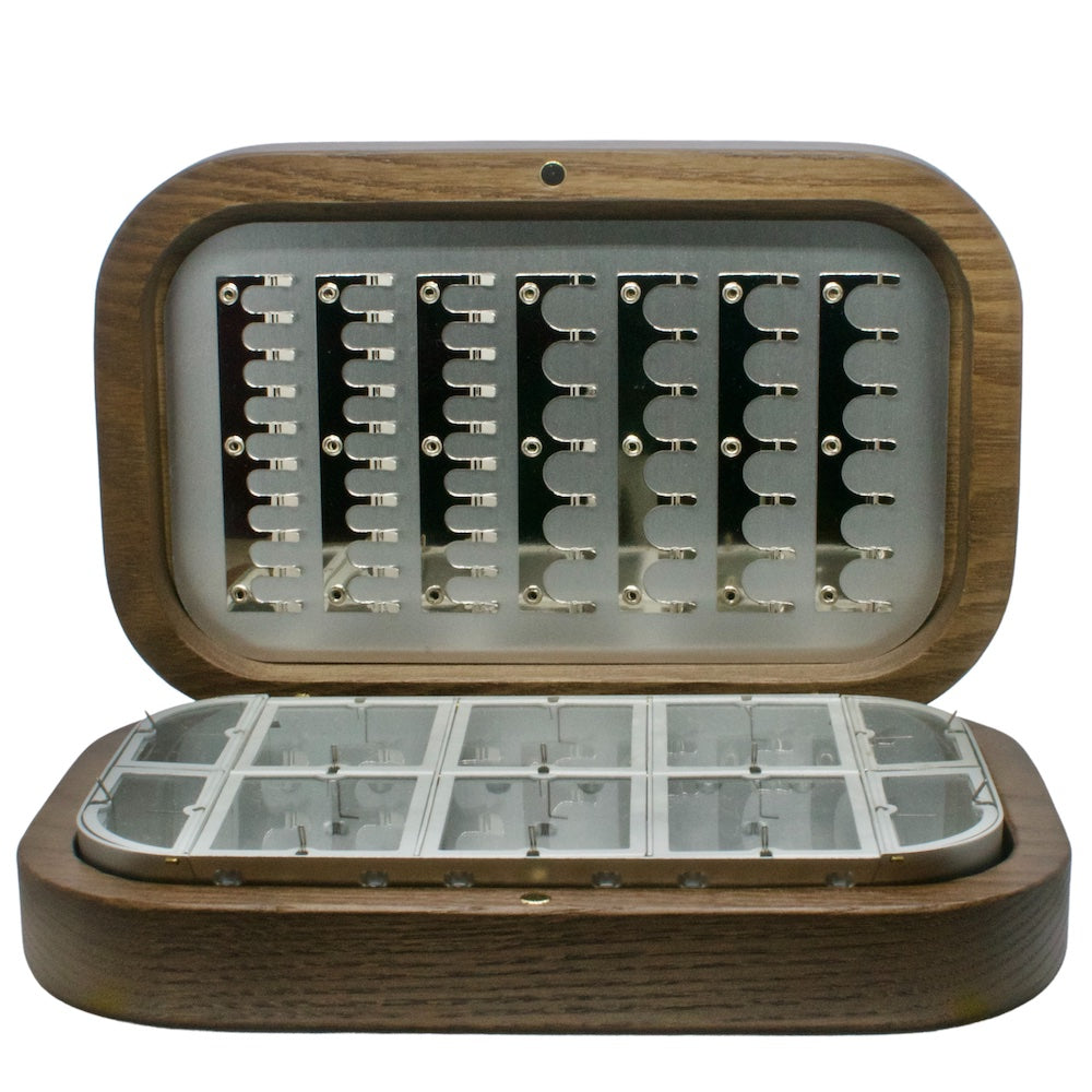 Box with clasp top